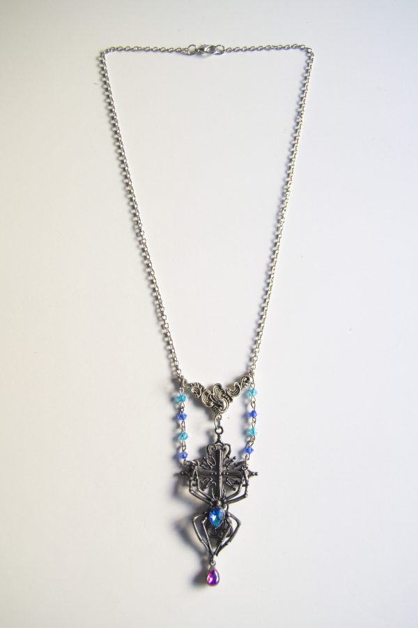 Full necklace spider