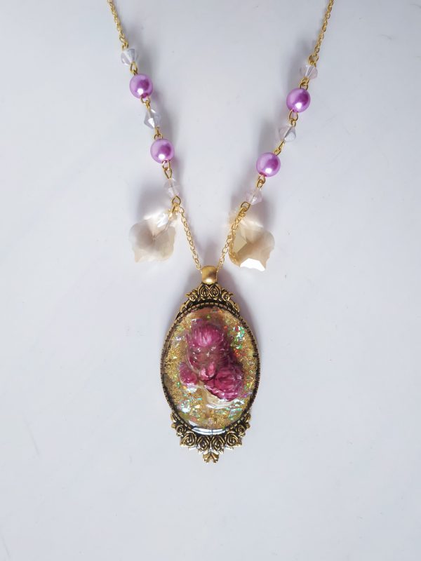 Preserved flower necklace